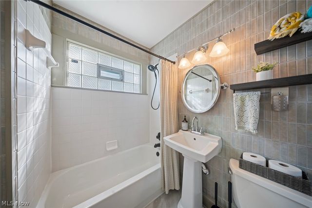 4011 Behrwald Avenue, Cleveland, OH 44109