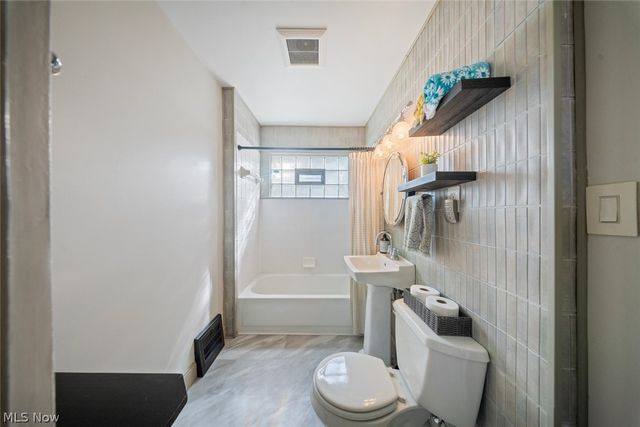 4011 Behrwald Avenue, Cleveland, OH 44109