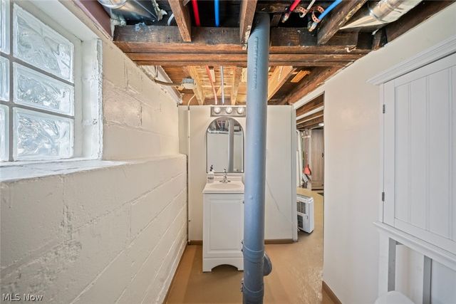 4011 Behrwald Avenue, Cleveland, OH 44109