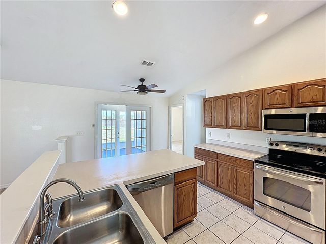 323 FOX LAKE DRIVE, Lakeland, FL 33809