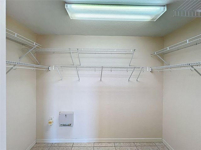 323 FOX LAKE DRIVE, Lakeland, FL 33809