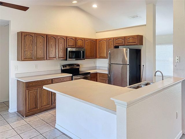 323 FOX LAKE DRIVE, Lakeland, FL 33809