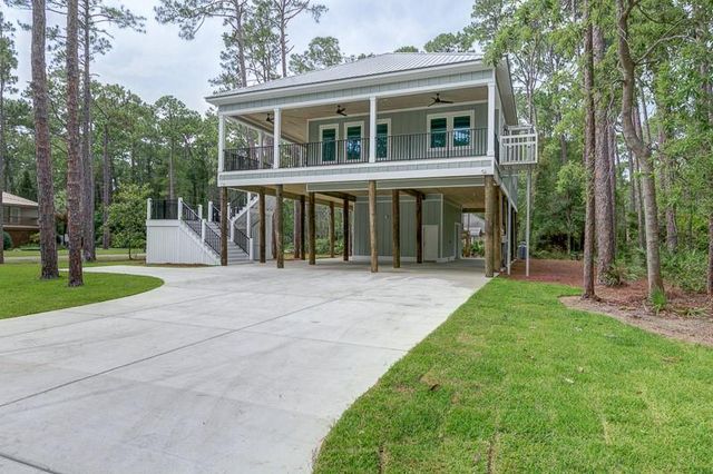 910 Lavigne Place, Dauphin Island, AL 36528