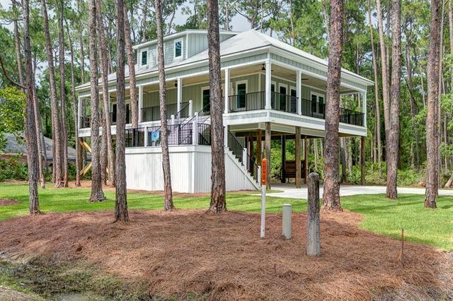 910 Lavigne Place, Dauphin Island, AL 36528