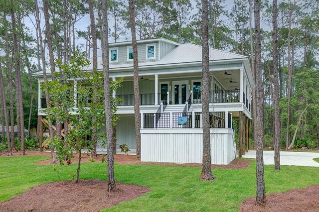 910 Lavigne Place, Dauphin Island, AL 36528