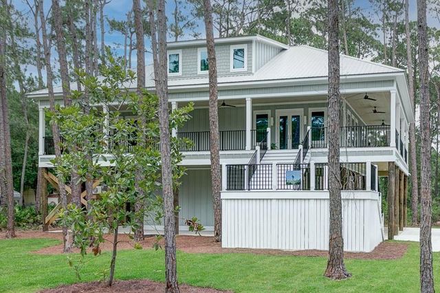 910 Lavigne Place, Dauphin Island, AL 36528