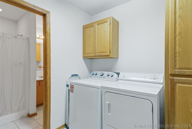 16292 S 337th East Avenue, Porter, OK 74454