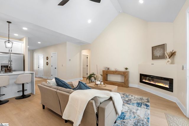 106 Cub Court, Westminster, SC 29693