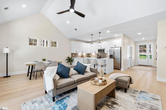 106 Cub Court, Westminster, SC 29693