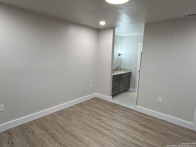 9531 BOWEN DR, San Antonio, TX 78250