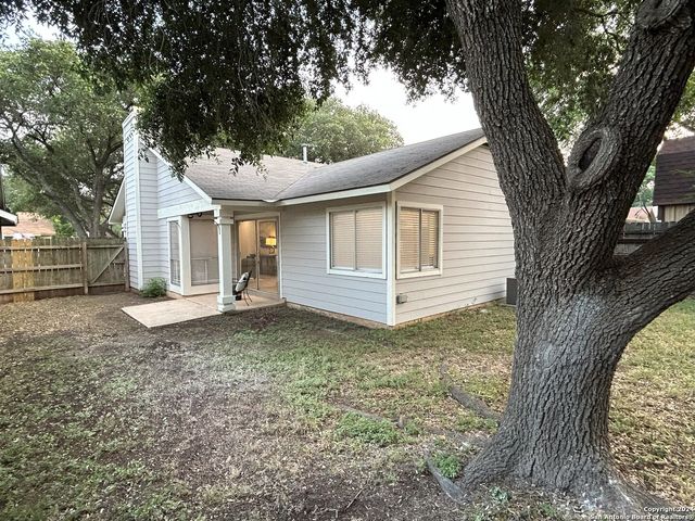 9531 BOWEN DR, San Antonio, TX 78250