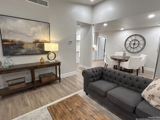 9531 BOWEN DR, San Antonio, TX 78250