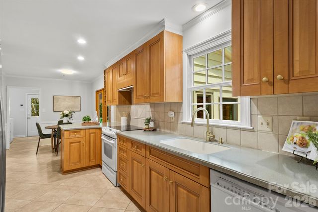 7721 Bradenton Drive, Charlotte, NC 28210