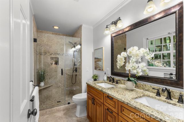 7721 Bradenton Drive, Charlotte, NC 28210