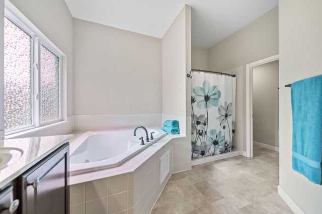 465 Hawking Drive, Galena, OH 43021