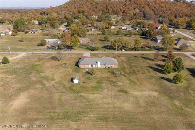 500 E Hamon Avenue, Pocola, OK 74902