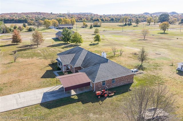 500 E Hamon Avenue, Pocola, OK 74902