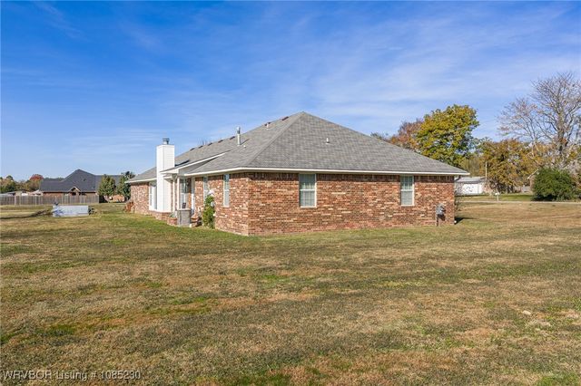 500 E Hamon Avenue, Pocola, OK 74902