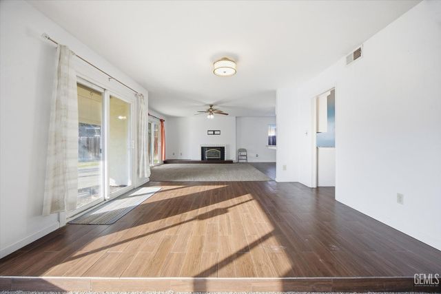 205 Carr Street, Bakersfield, CA 93309