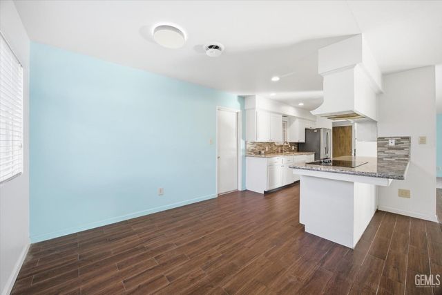 205 Carr Street, Bakersfield, CA 93309