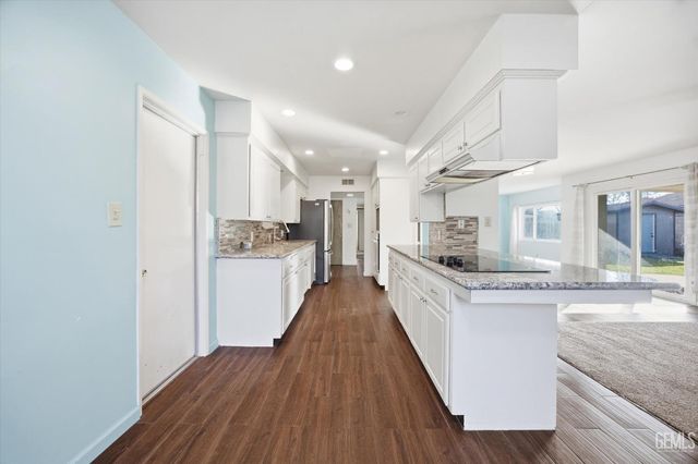 205 Carr Street, Bakersfield, CA 93309