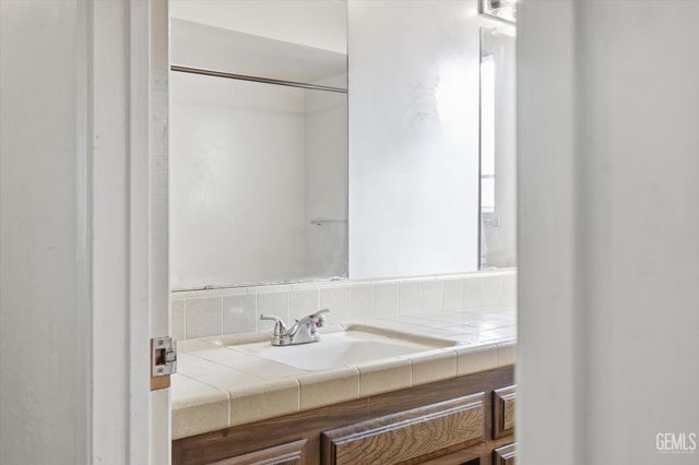 205 Carr Street, Bakersfield, CA 93309