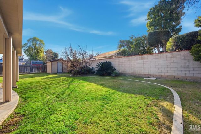 205 Carr Street, Bakersfield, CA 93309