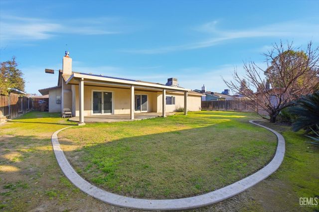 205 Carr Street, Bakersfield, CA 93309