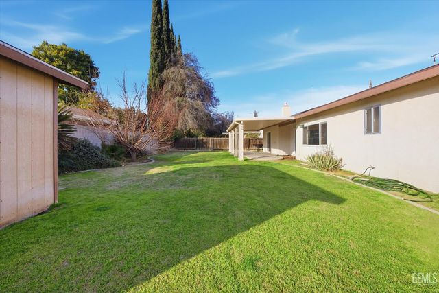 205 Carr Street, Bakersfield, CA 93309