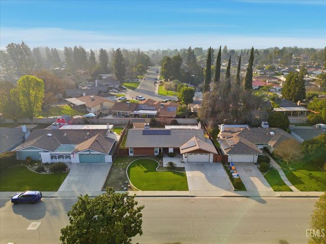 205 Carr Street, Bakersfield, CA 93309
