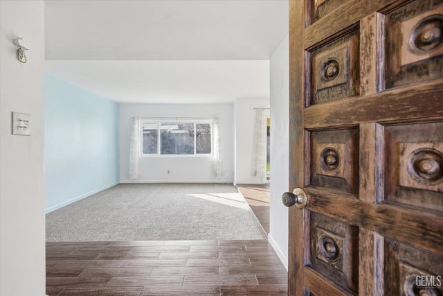 205 Carr Street, Bakersfield, CA 93309