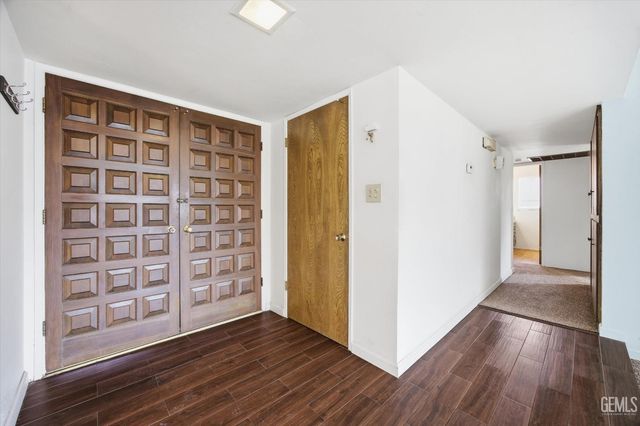 205 Carr Street, Bakersfield, CA 93309