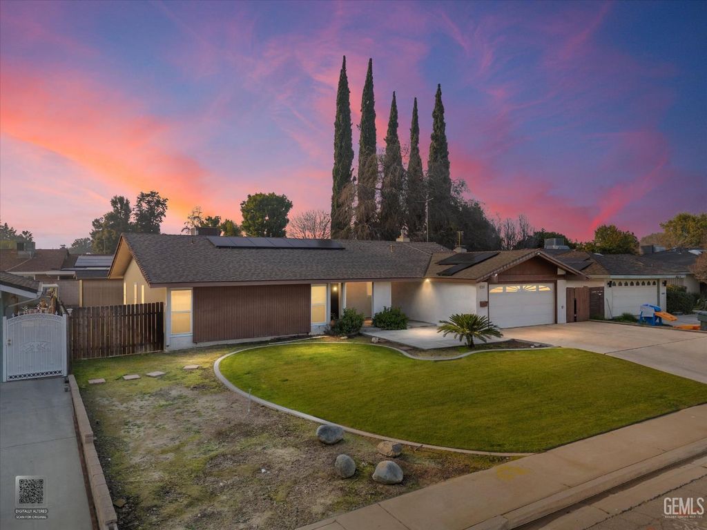 205 Carr Street, Bakersfield, CA 93309