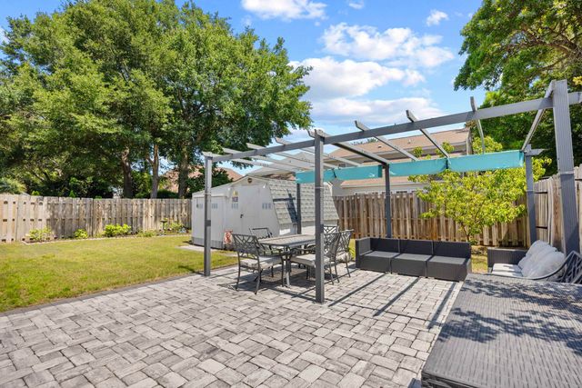 867 Cardinal Pl., North Myrtle Beach, SC 29582