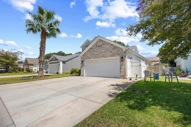 867 Cardinal Pl., North Myrtle Beach, SC 29582