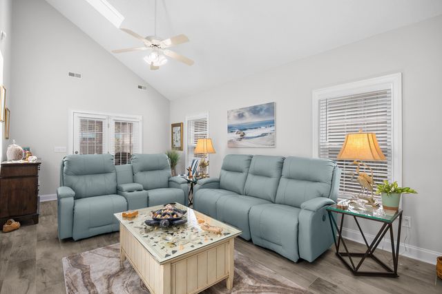 867 Cardinal Pl., North Myrtle Beach, SC 29582