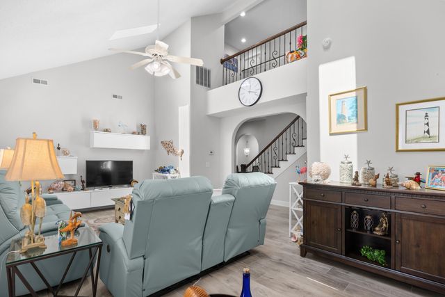 867 Cardinal Pl., North Myrtle Beach, SC 29582