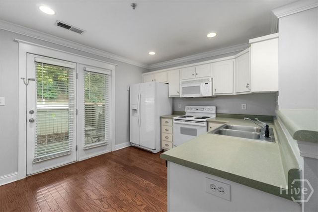 660 Barnett Shoals Road 213, Athens, GA 30605