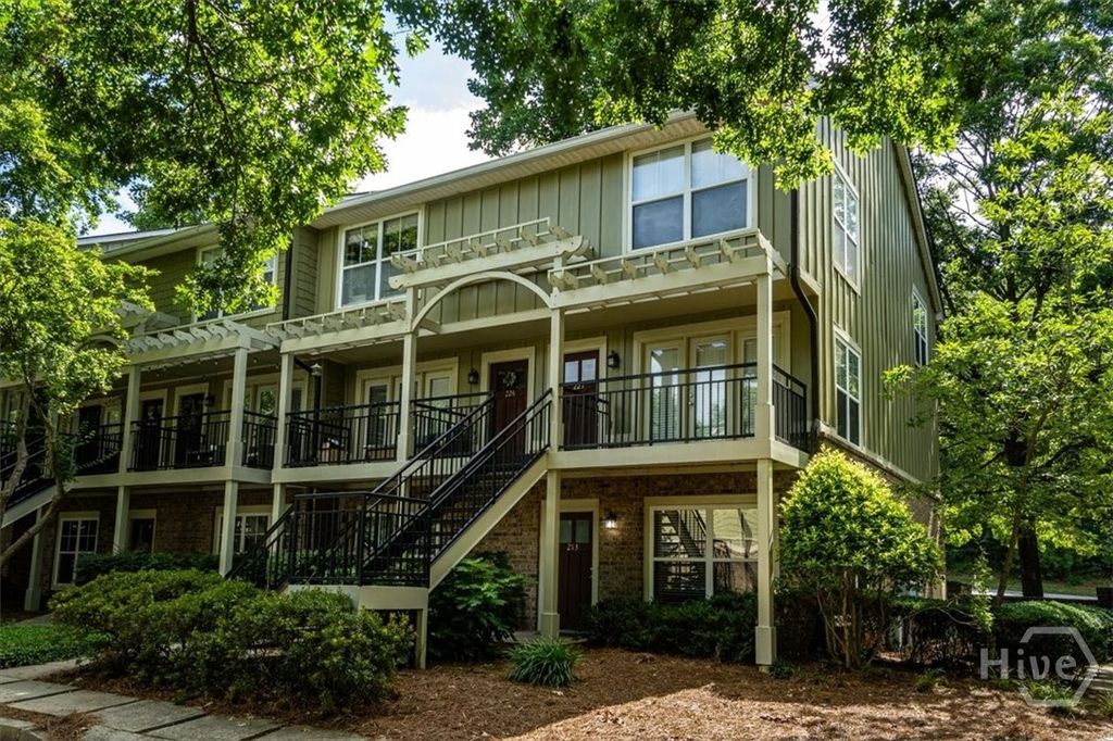 660 Barnett Shoals Road 213, Athens, GA 30605