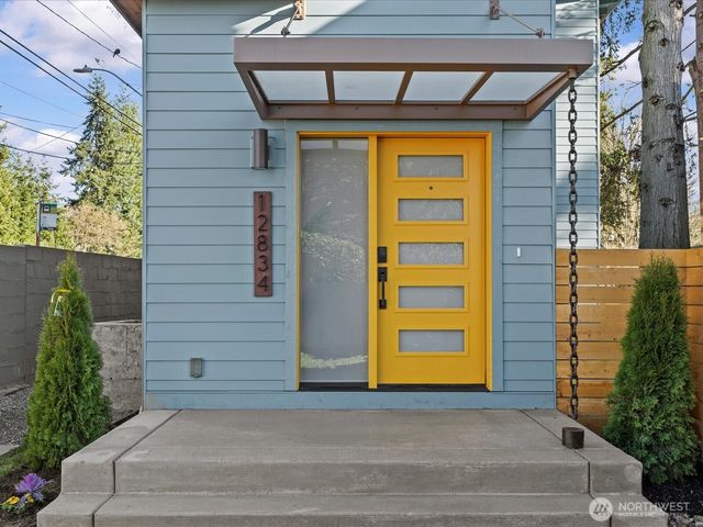 12834 Ashworth Avenue N, Seattle, WA 98133
