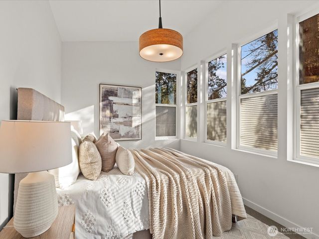 12834 Ashworth Avenue N, Seattle, WA 98133