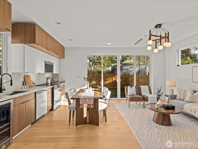 12834 Ashworth Avenue N, Seattle, WA 98133