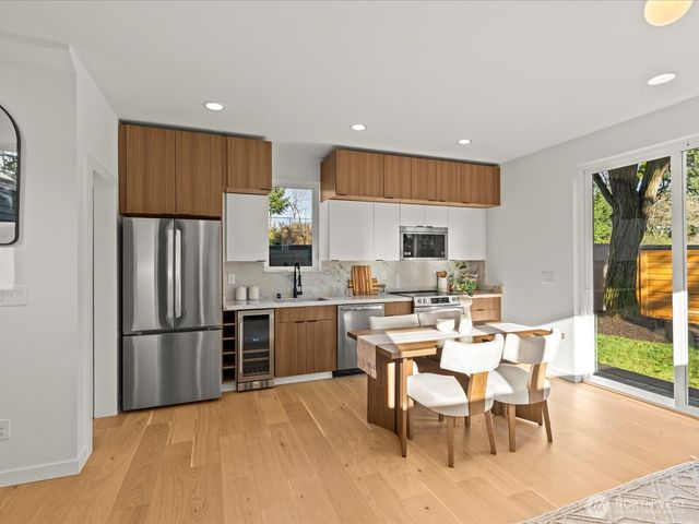 12834 Ashworth Avenue N, Seattle, WA 98133