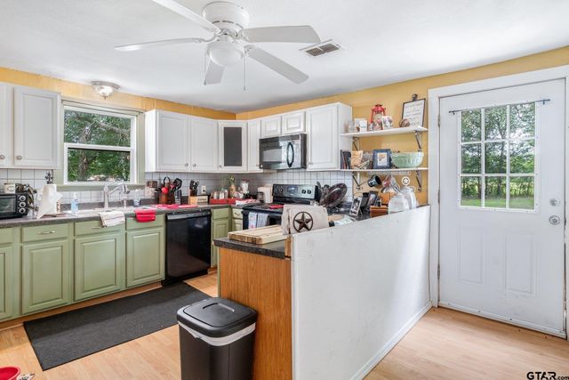 963 E Main Street, Van, TX 75790