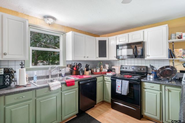 963 E Main Street, Van, TX 75790