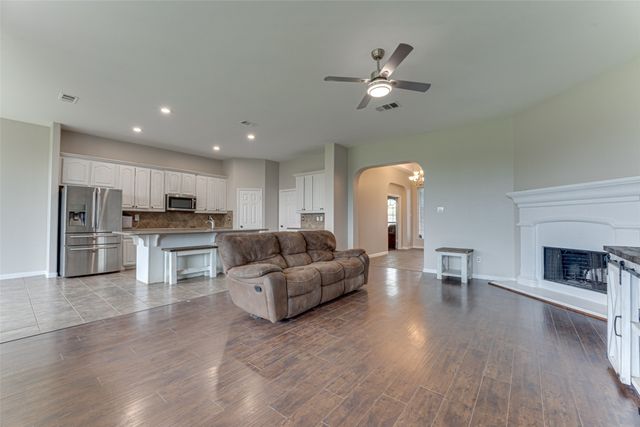 217 Panther Peak Drive, Midlothian, TX 76065