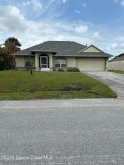 1081 Douglas Street SE, Palm Bay, FL 32909