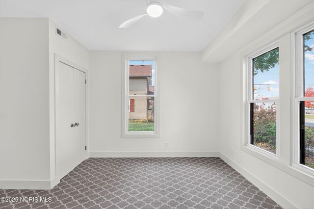 208 E Indiana Avenue, Perrysburg, OH 43551