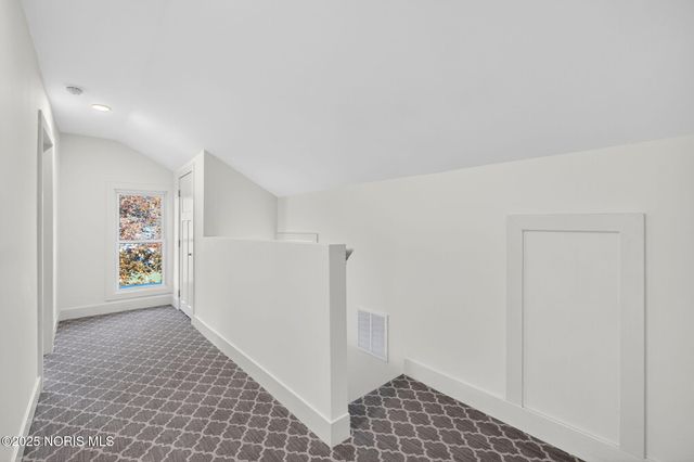 208 E Indiana Avenue, Perrysburg, OH 43551