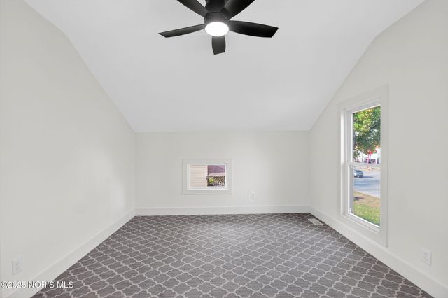 208 E Indiana Avenue, Perrysburg, OH 43551